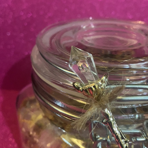 Beautiful bath salts and flowers with silver and Quartz spoon. - Picture 3 of 9